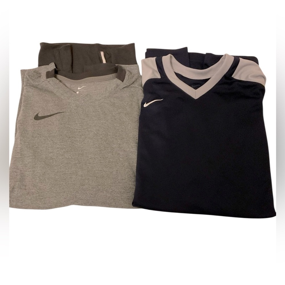 Bundle men Nike tops size large